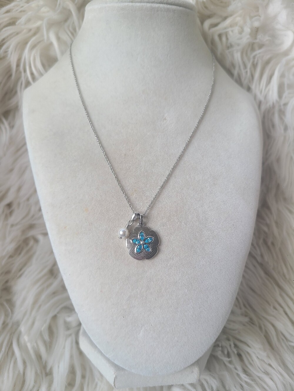 Touchstone Crystal By Swarovski Silver Toned Pendant Necklace-Excellent Conditi